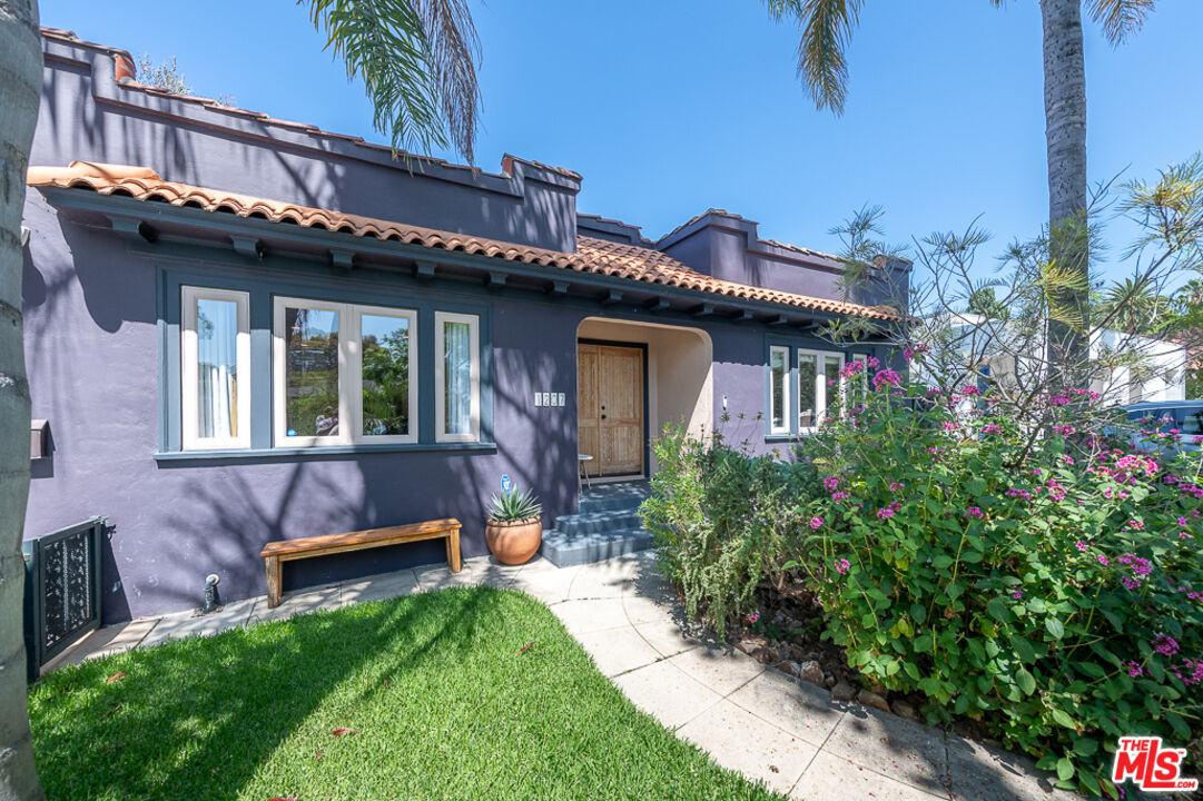 1207 Poinsettia Dr