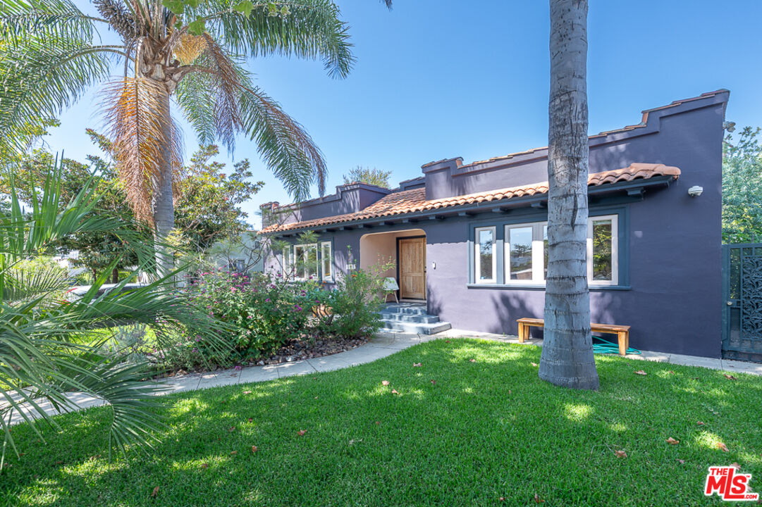 1207 Poinsettia Dr
