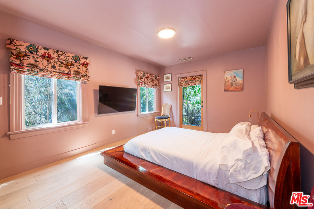1207 Poinsettia Dr