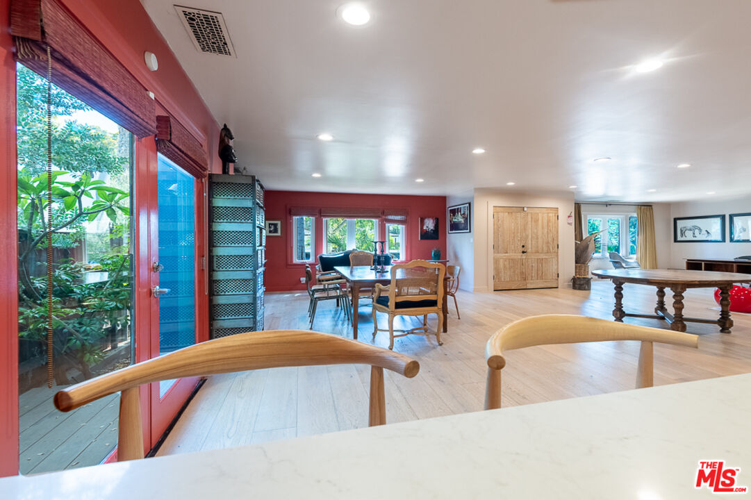 1207 Poinsettia Dr