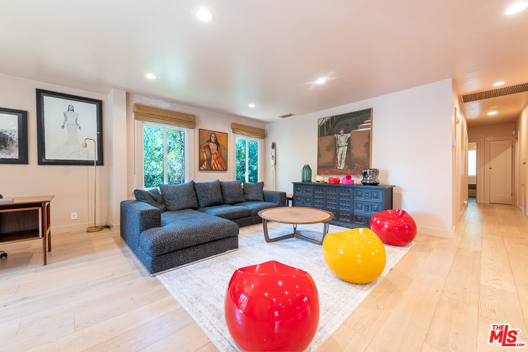 1207 Poinsettia Dr