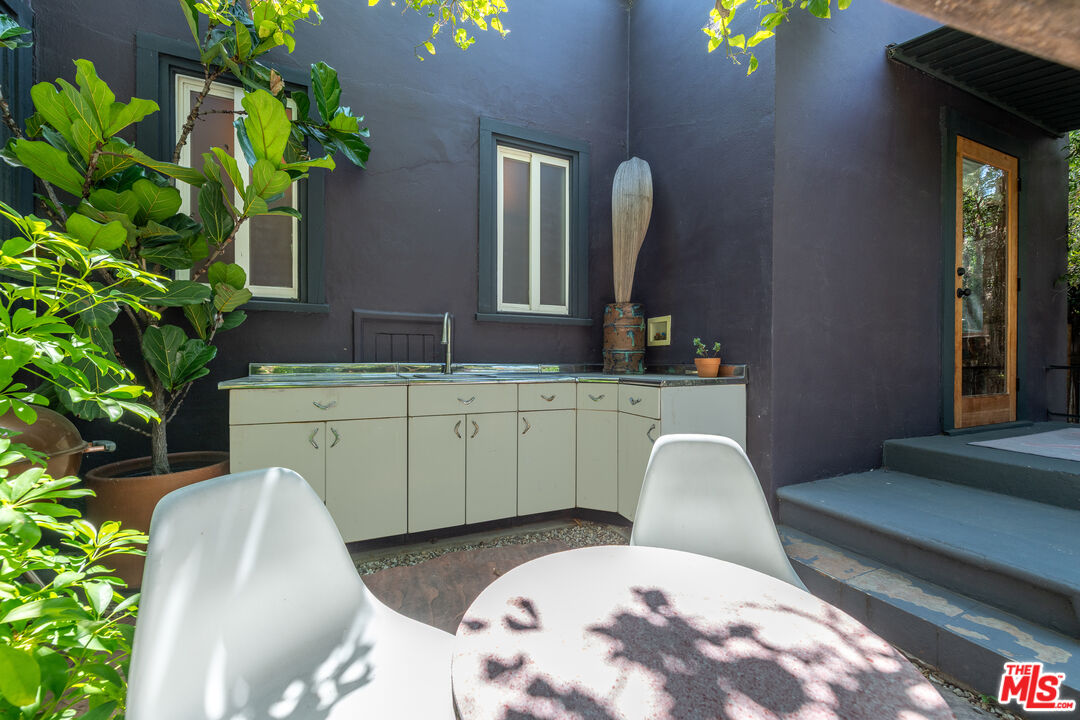 1207 Poinsettia Dr