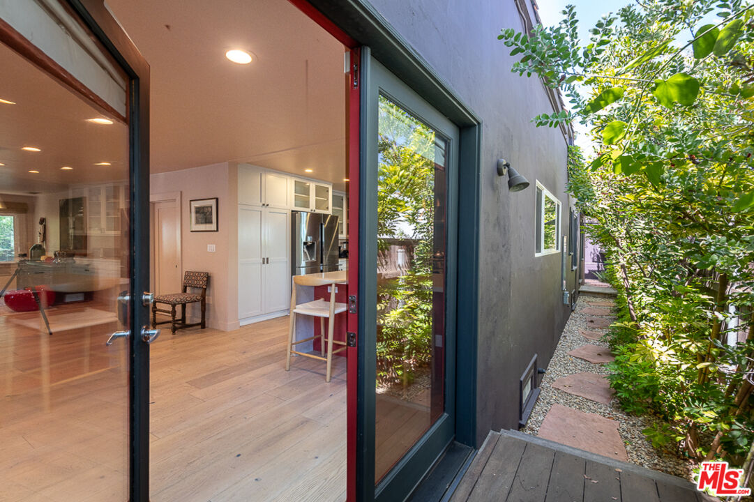 1207 Poinsettia Dr