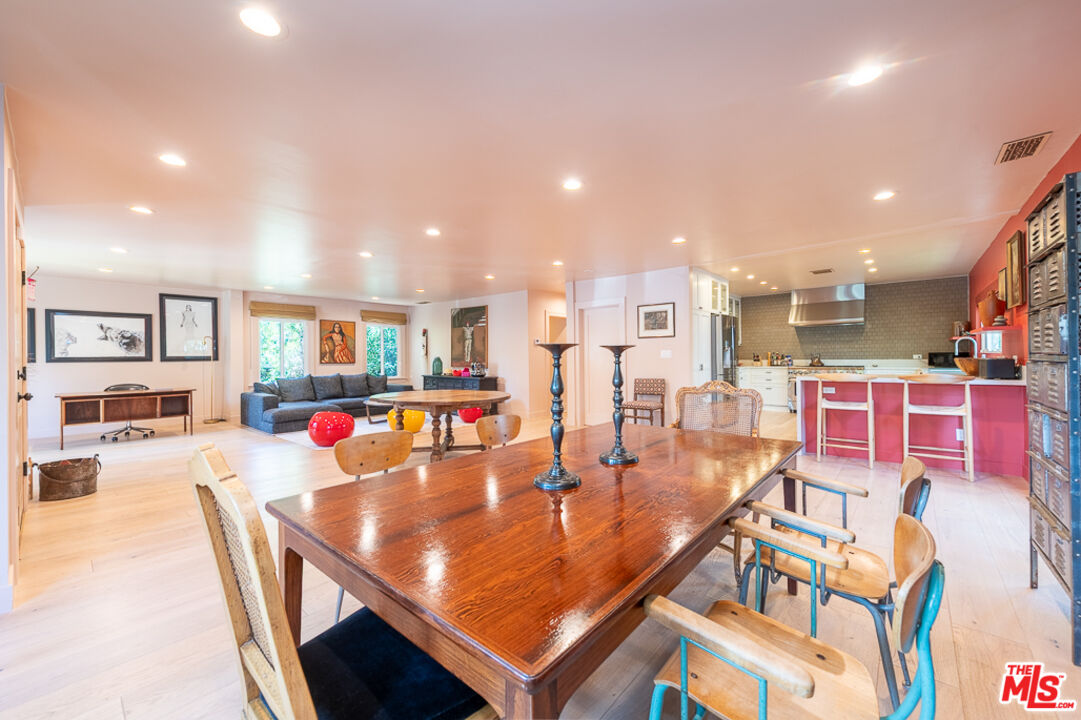 1207 Poinsettia Dr