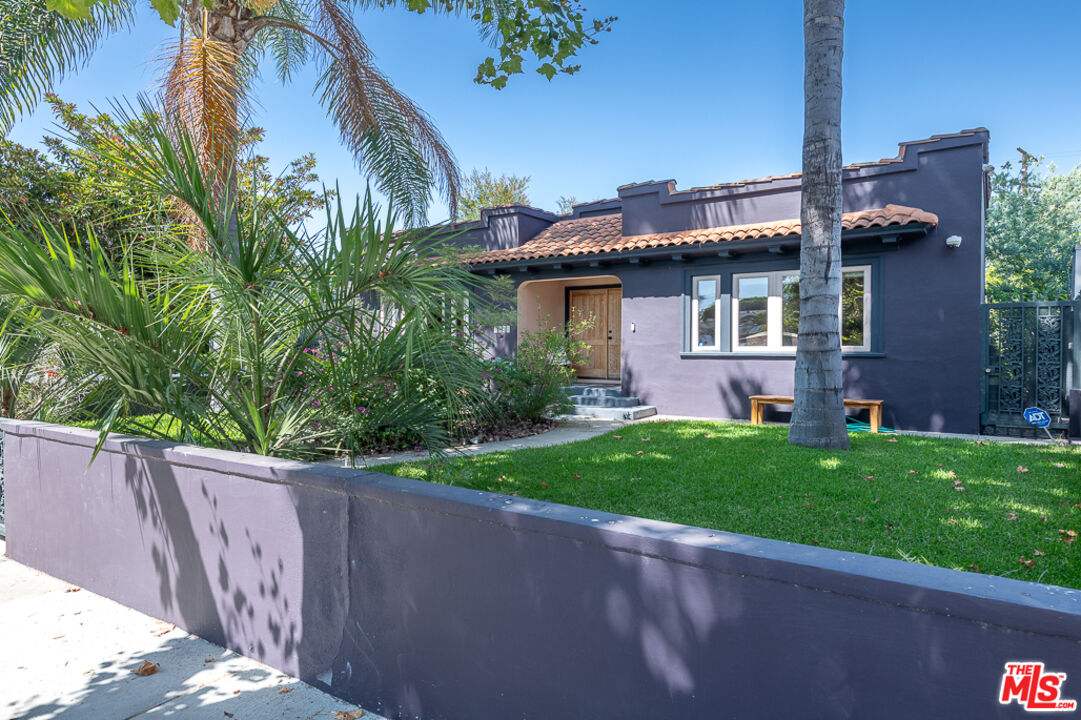 1207 Poinsettia Dr