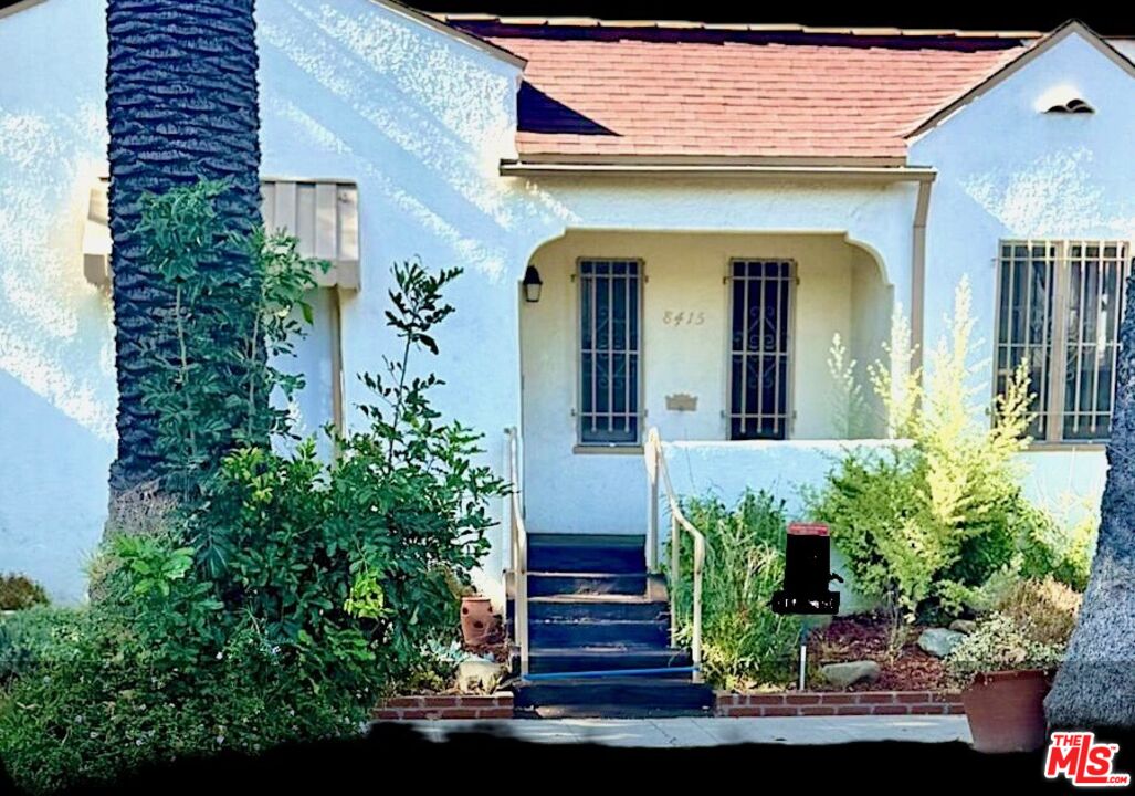 8415 Rosewood Ave