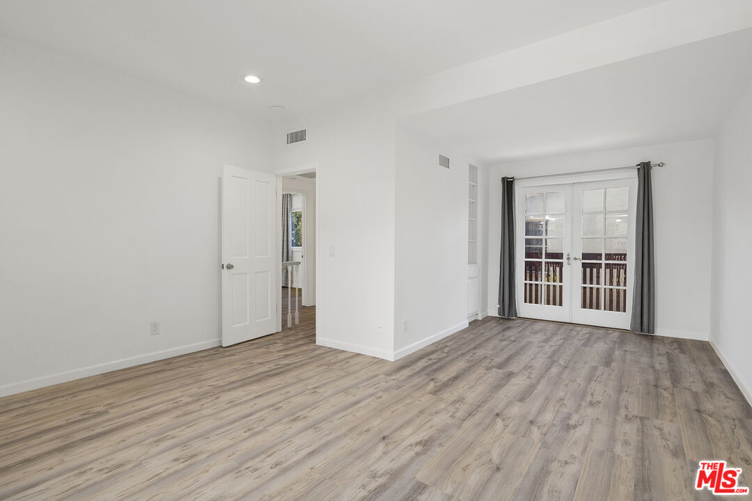 212 S Hamilton Dr Unit: B