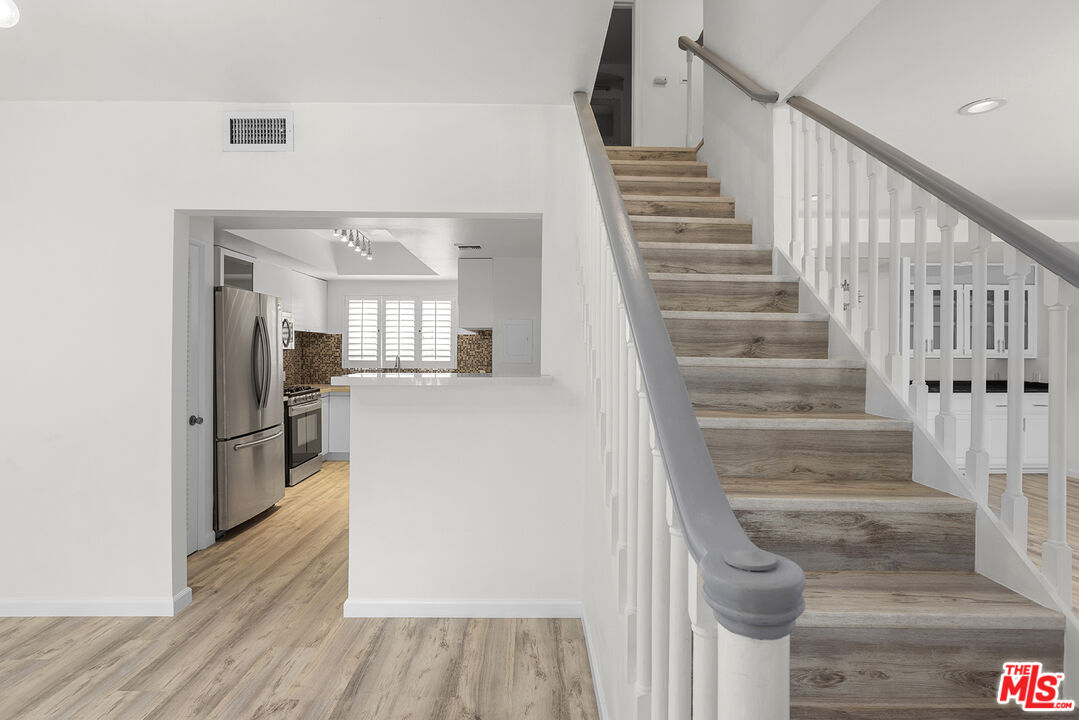 212 S Hamilton Dr Unit: B