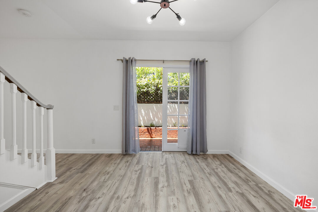 212 S Hamilton Dr Unit: B