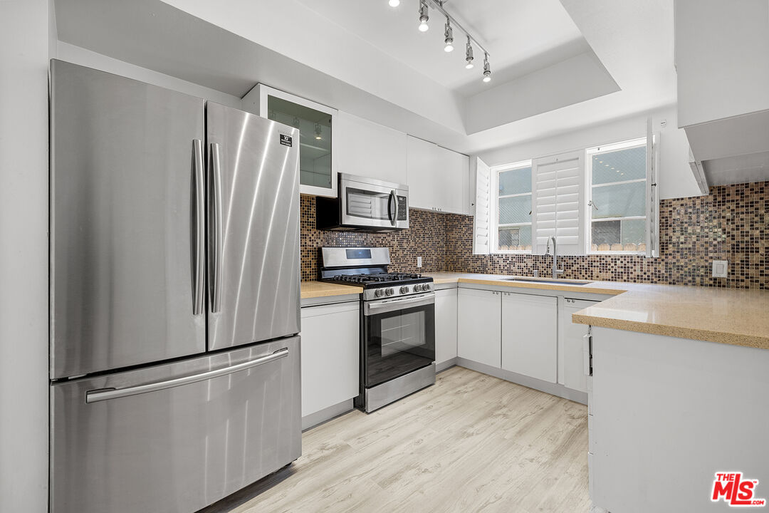 212 S Hamilton Dr Unit: B