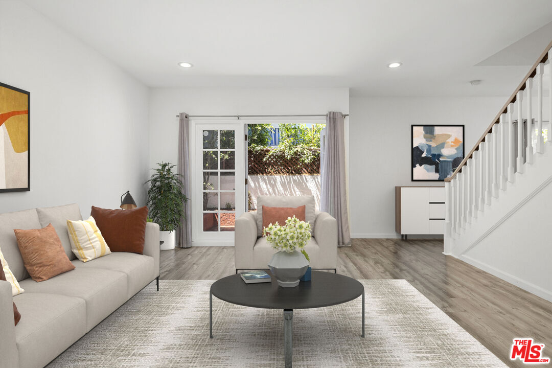 212 S Hamilton Dr Unit: B