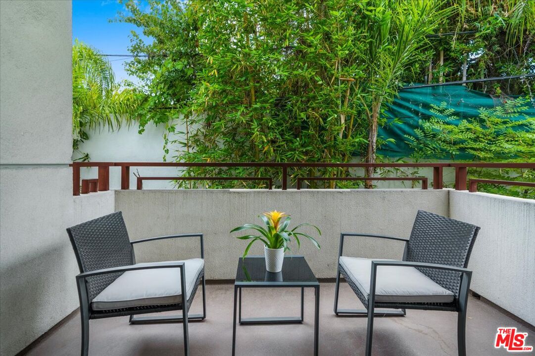 2010 S Beverly Glen Blvd Unit: 302