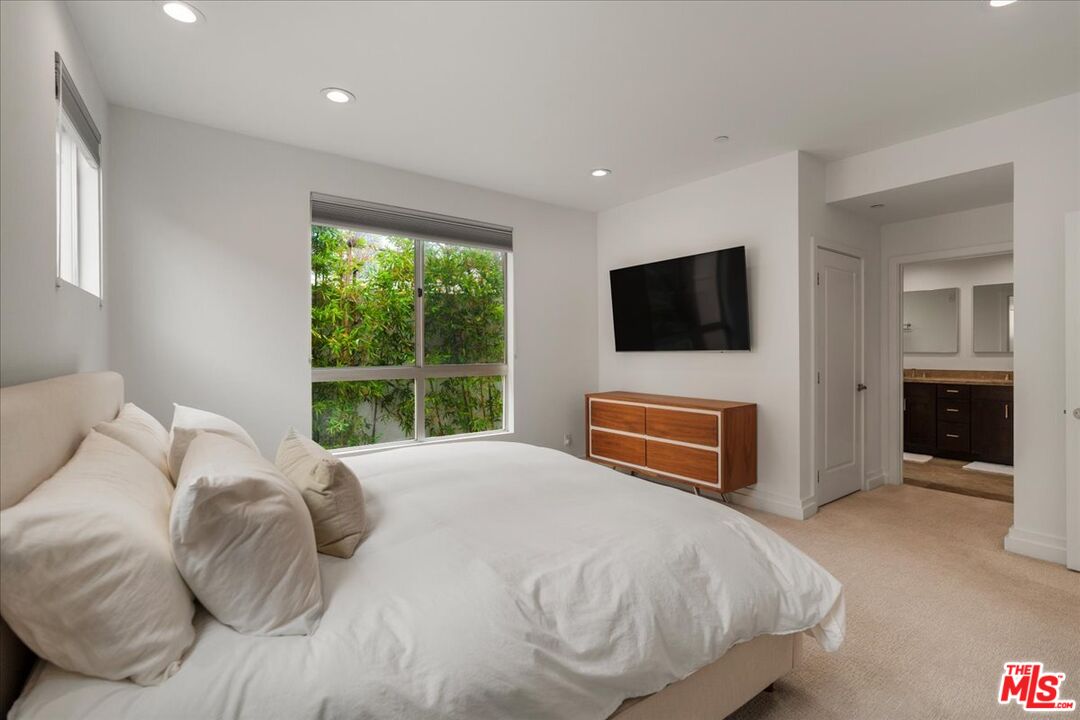 2010 S Beverly Glen Blvd Unit: 302