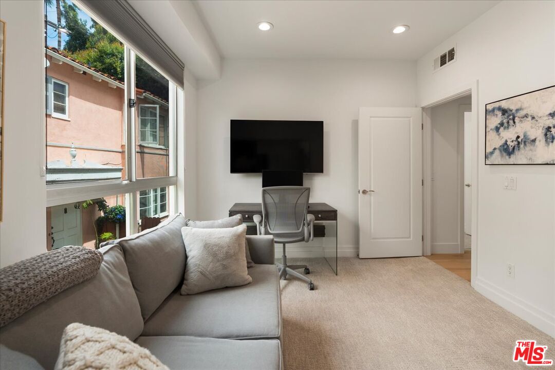 2010 S Beverly Glen Blvd Unit: 302