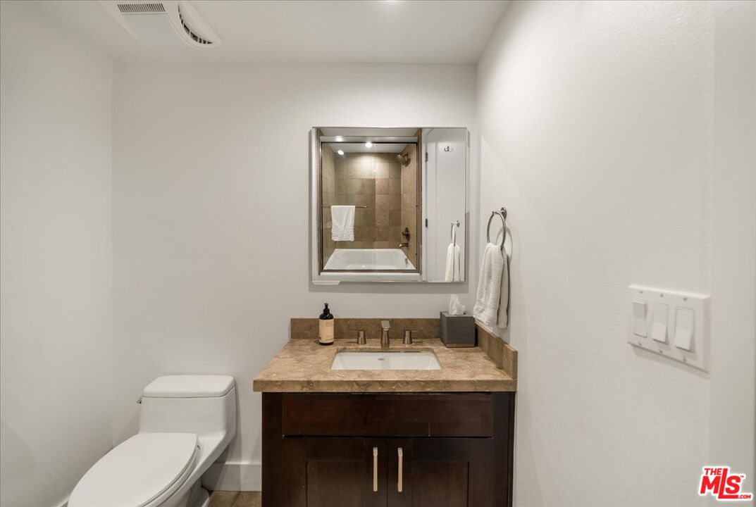 2010 S Beverly Glen Blvd Unit: 302