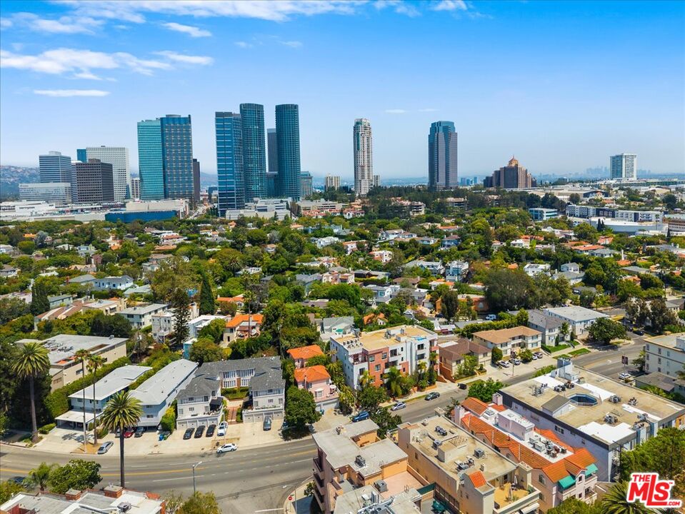 2010 S Beverly Glen Blvd Unit: 302