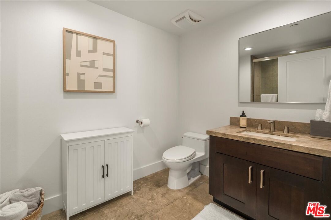 2010 S Beverly Glen Blvd Unit: 302