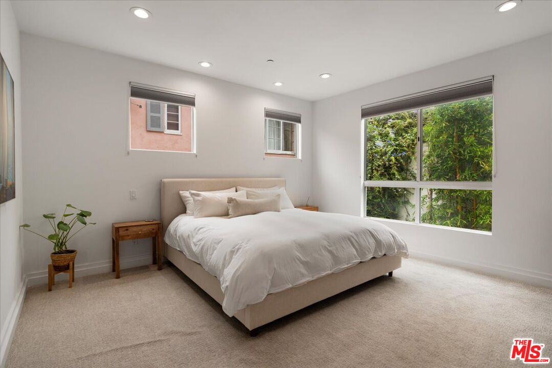 2010 S Beverly Glen Blvd Unit: 302