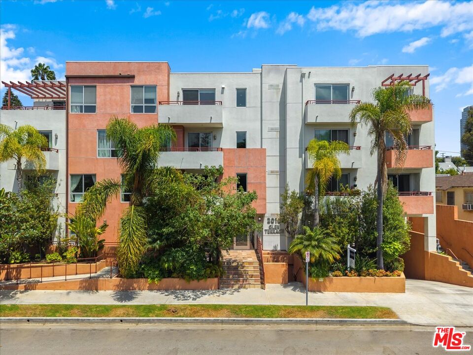 2010 S Beverly Glen Blvd Unit: 302