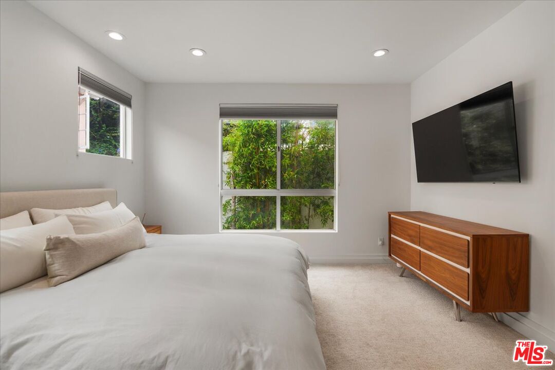 2010 S Beverly Glen Blvd Unit: 302