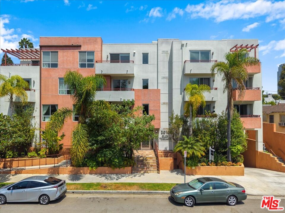 2010 S Beverly Glen Blvd Unit: 302