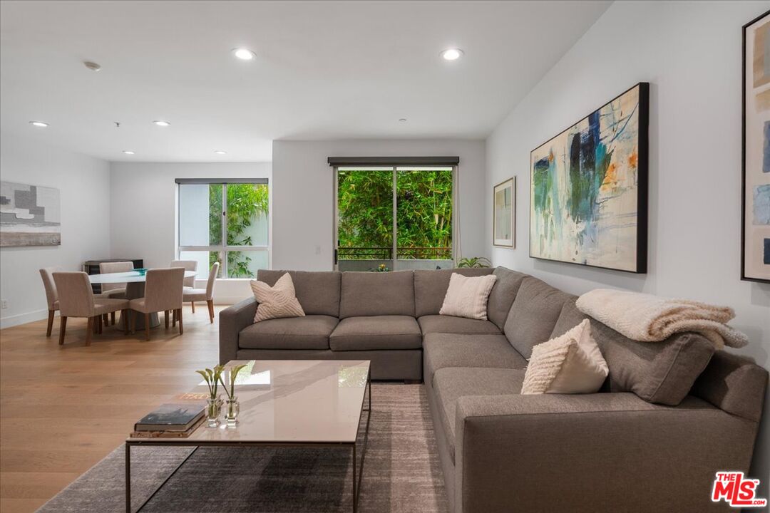 2010 S Beverly Glen Blvd Unit: 302