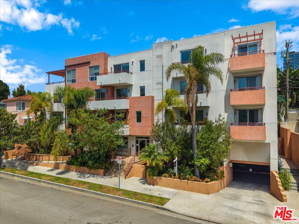 2010 S Beverly Glen Blvd Unit: 302