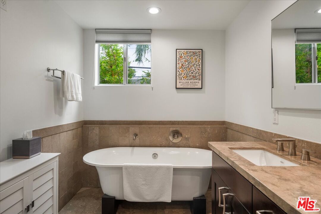 2010 S Beverly Glen Blvd Unit: 302