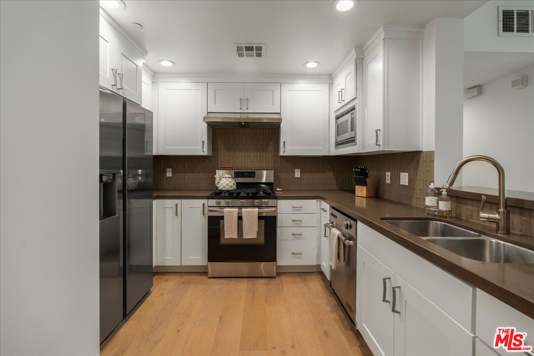 2010 S Beverly Glen Blvd Unit: 302