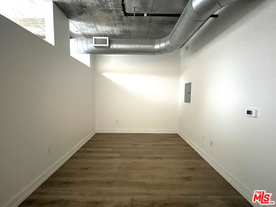 645 W 9TH ST Unit: 625