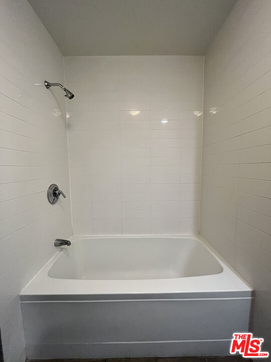 645 W 9TH ST Unit: 625