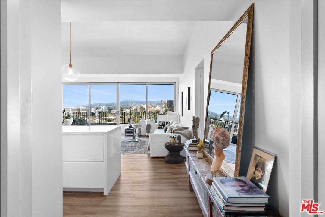 10501 Wilshire Blvd Unit: 1811