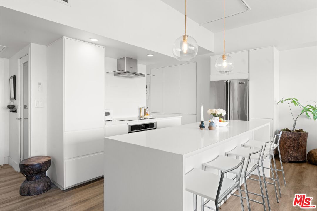 10501 Wilshire Blvd Unit: 1811