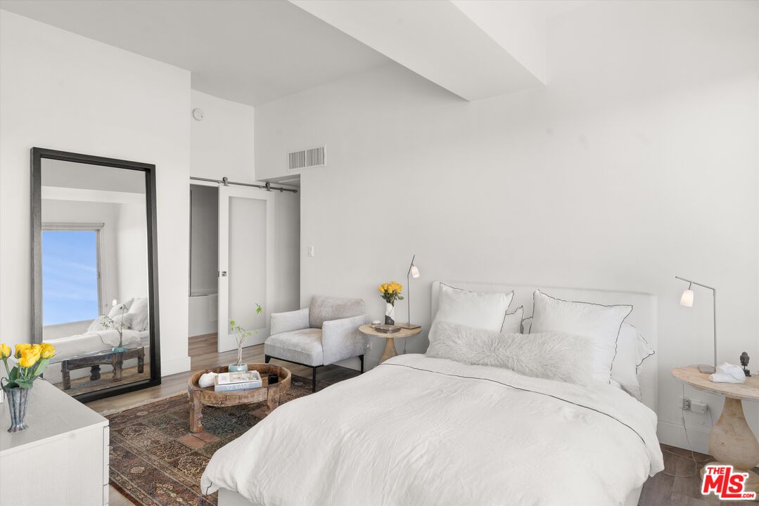 10501 Wilshire Blvd Unit: 1811