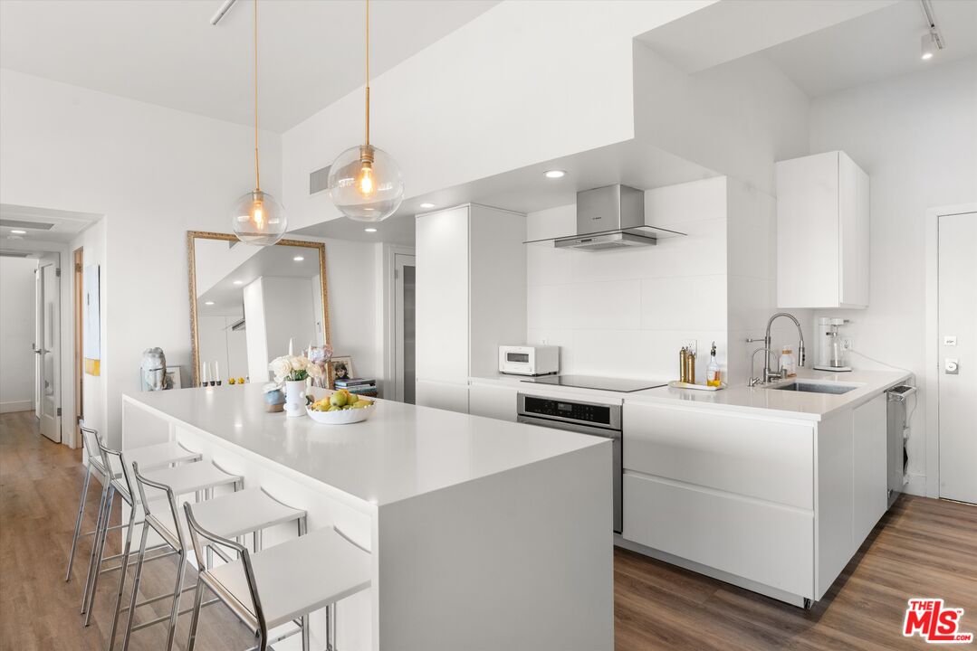 10501 Wilshire Blvd Unit: 1811