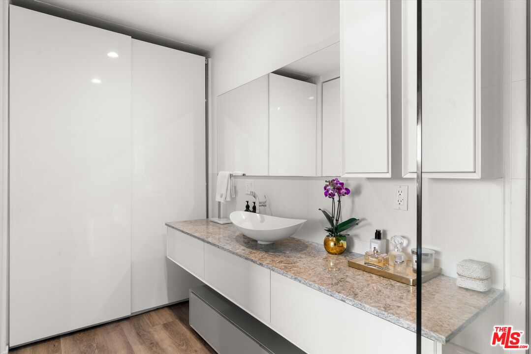 10501 Wilshire Blvd Unit: 1811