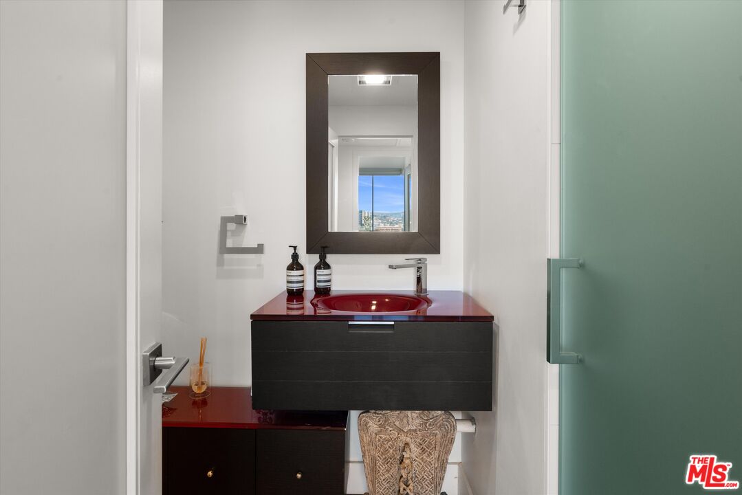 10501 Wilshire Blvd Unit: 1811