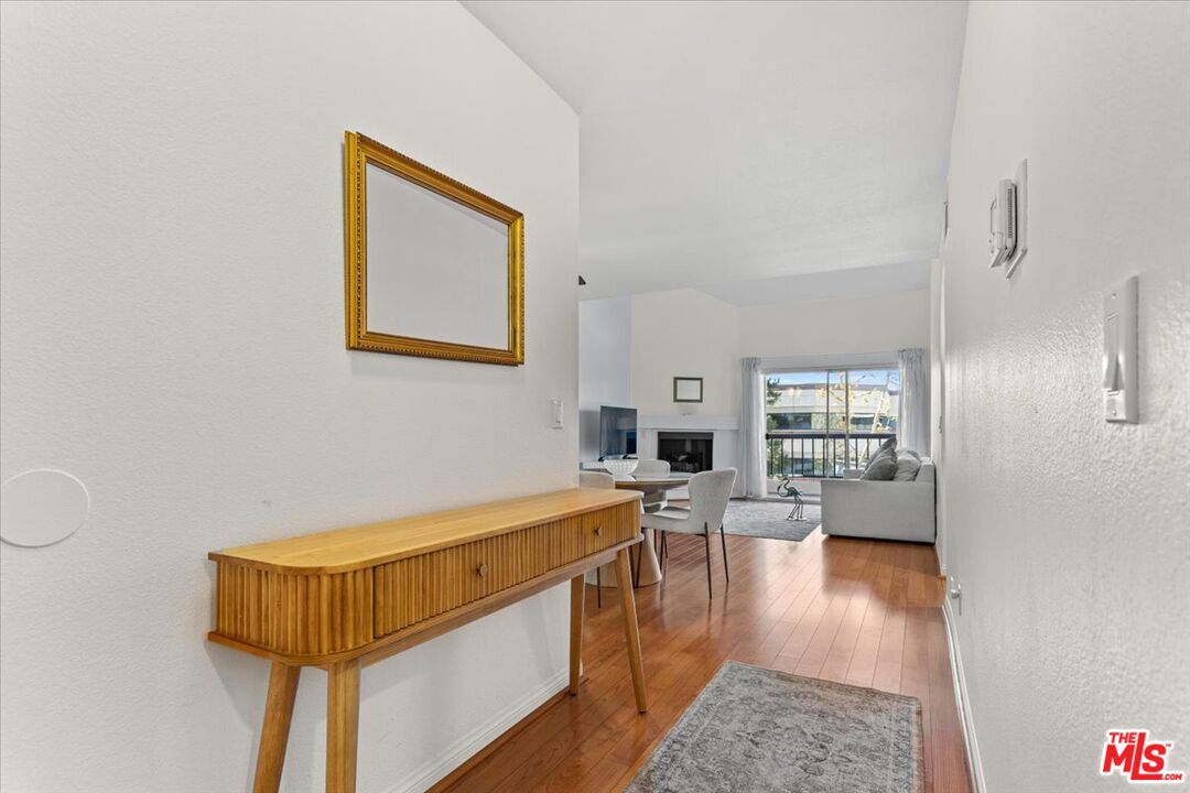 5510 Owensmouth Ave Unit: 313