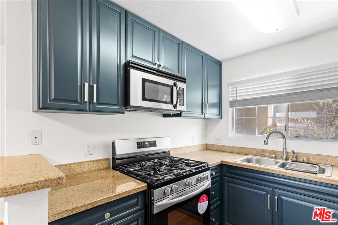 5510 Owensmouth Ave Unit: 313