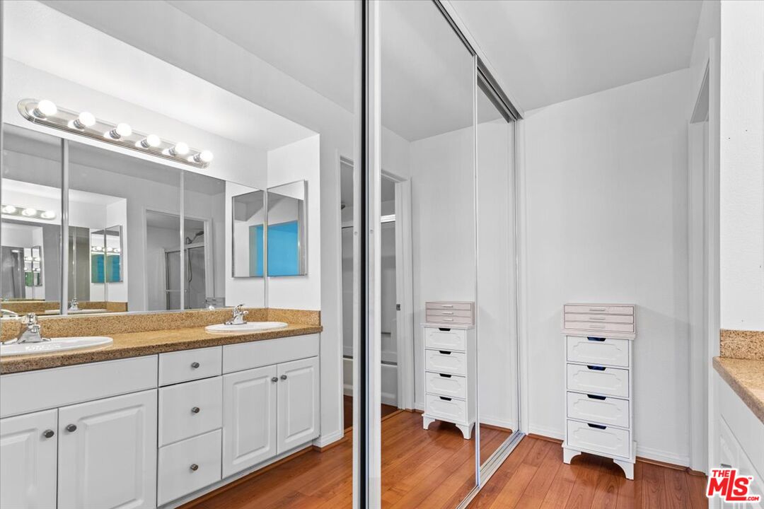 5510 Owensmouth Ave Unit: 313