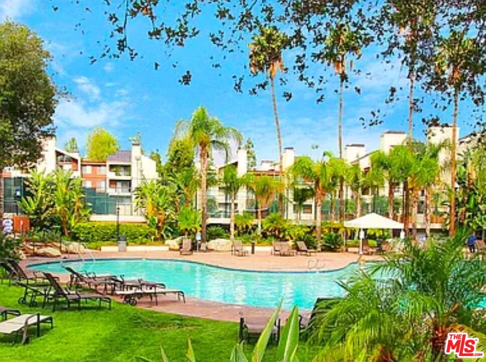 5510 Owensmouth Ave Unit: 313