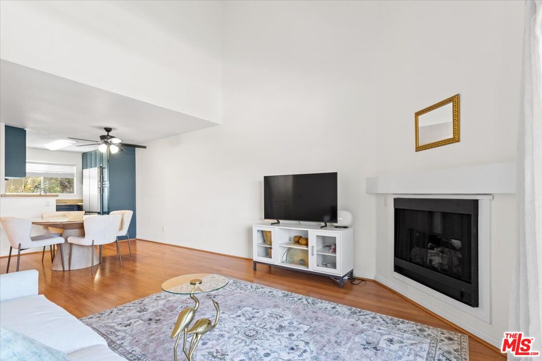 5510 Owensmouth Ave Unit: 313