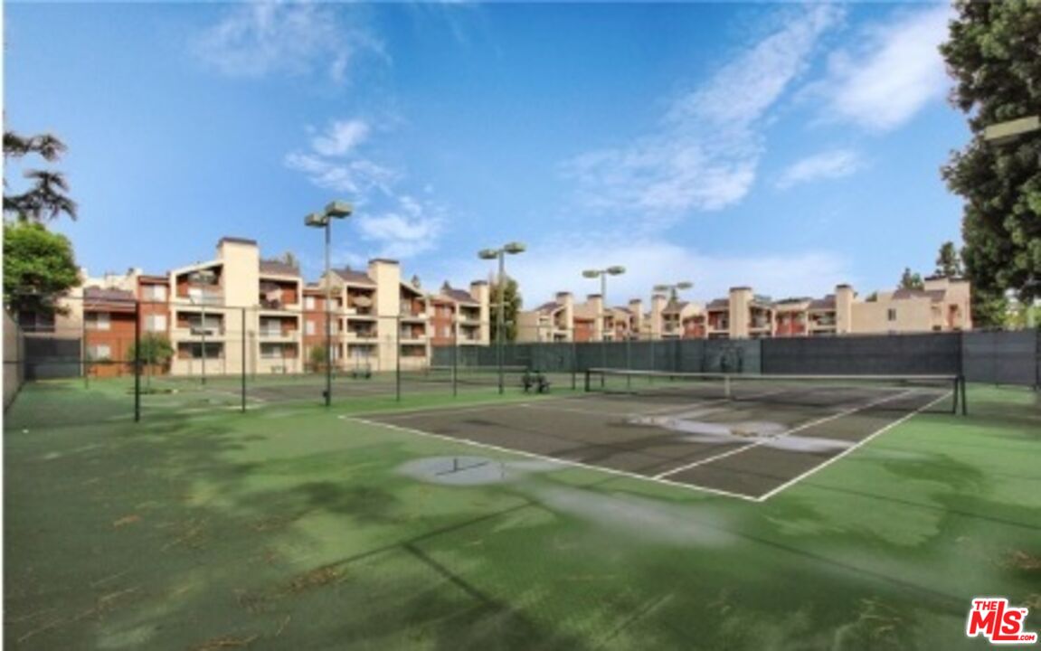 5510 Owensmouth Ave Unit: 313