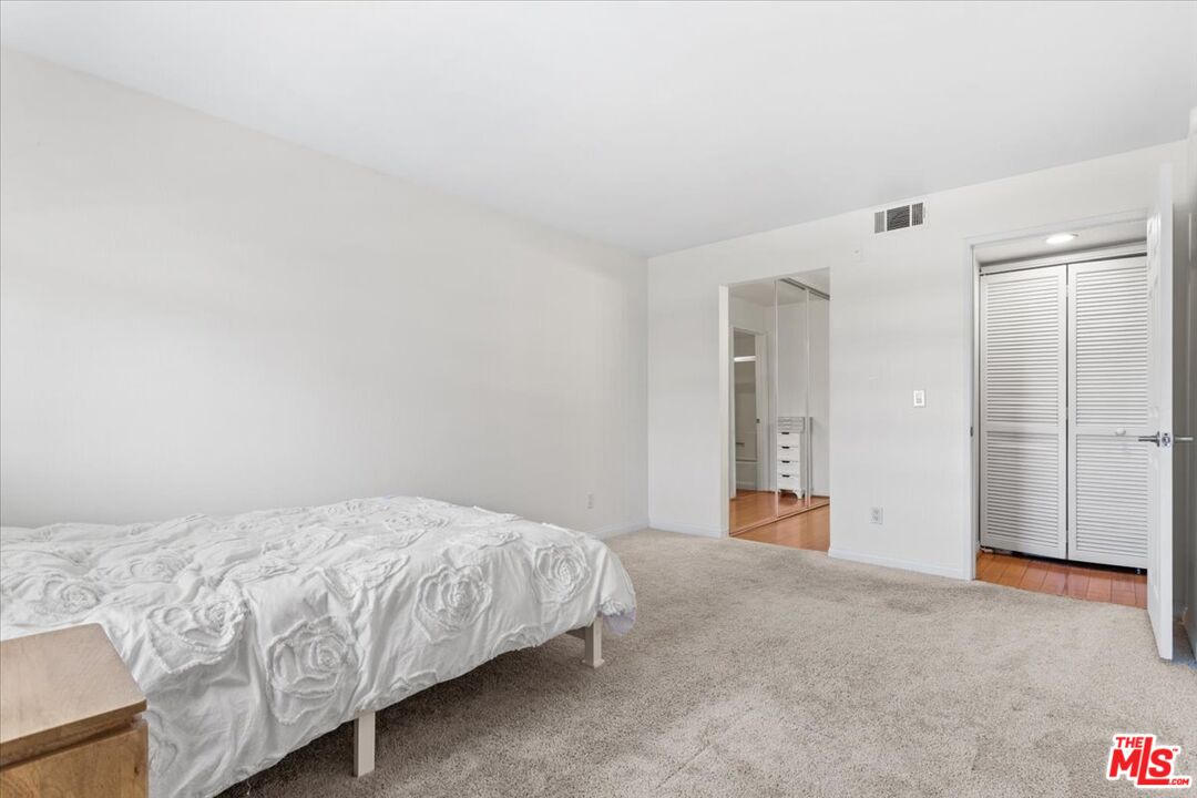 5510 Owensmouth Ave Unit: 313