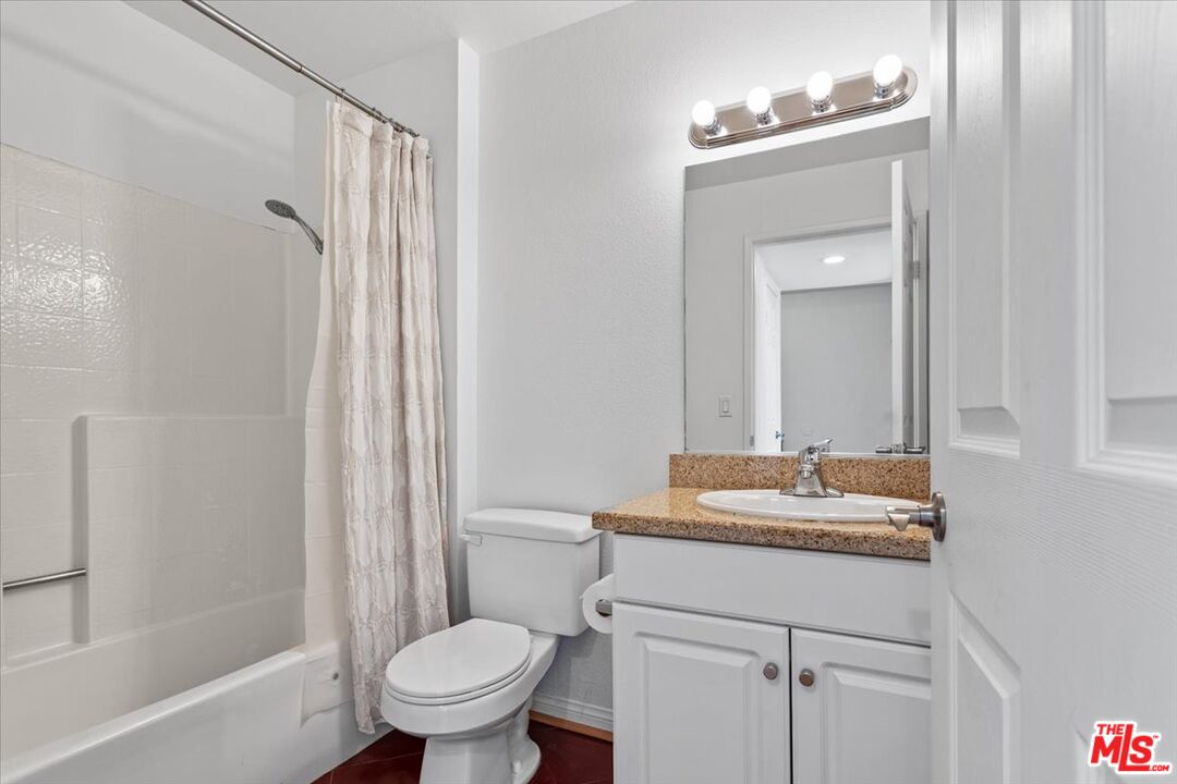 5510 Owensmouth Ave Unit: 313