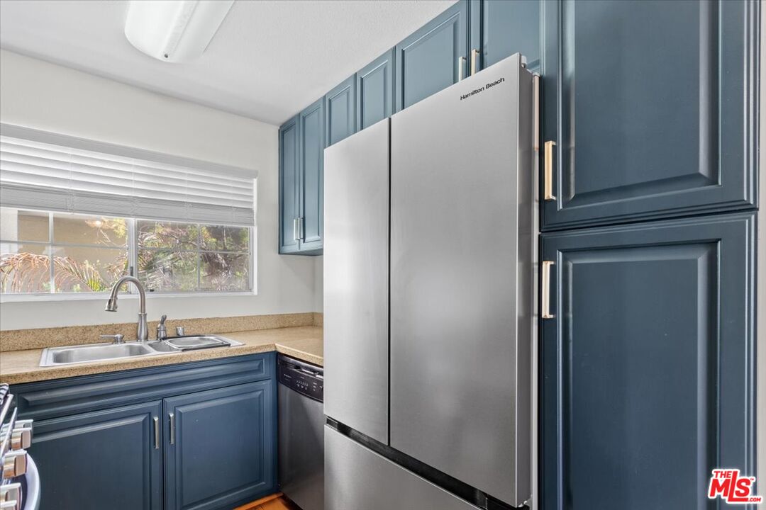 5510 Owensmouth Ave Unit: 313