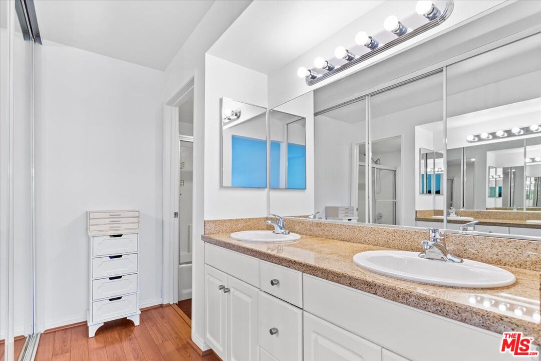 5510 Owensmouth Ave Unit: 313