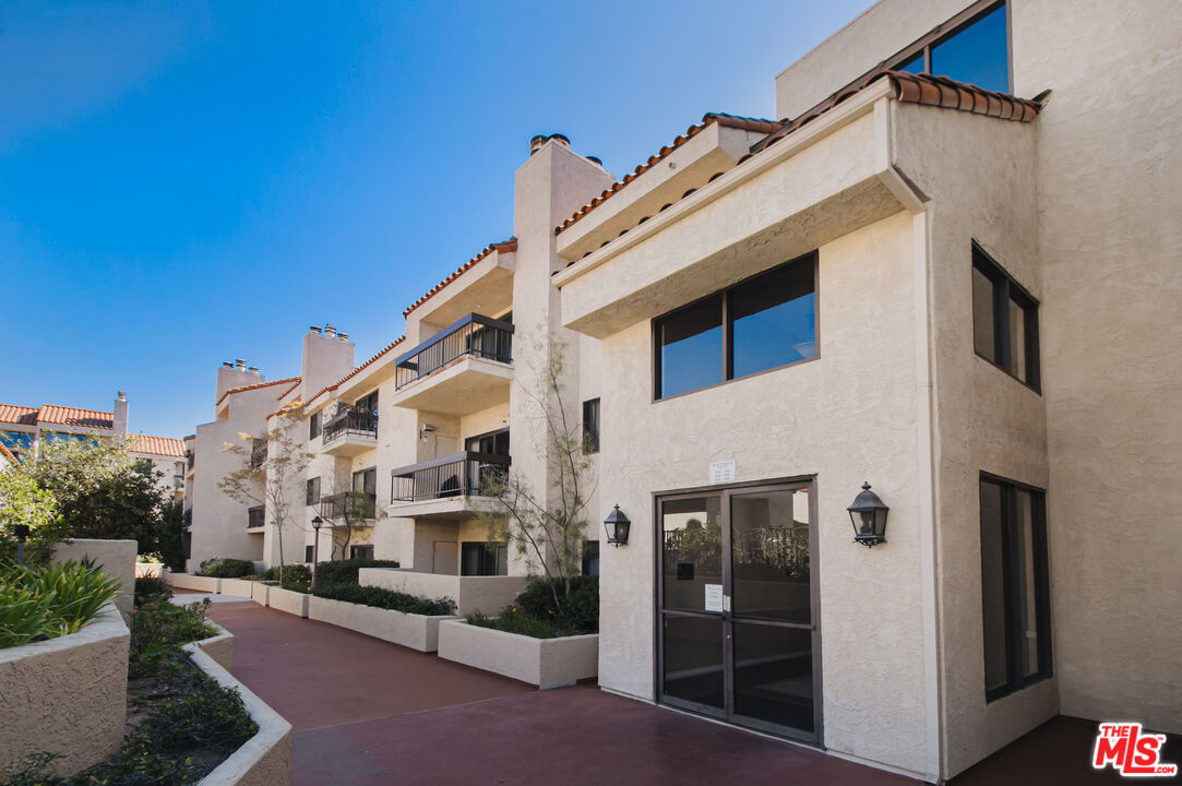 8180 Manitoba St Unit: 354