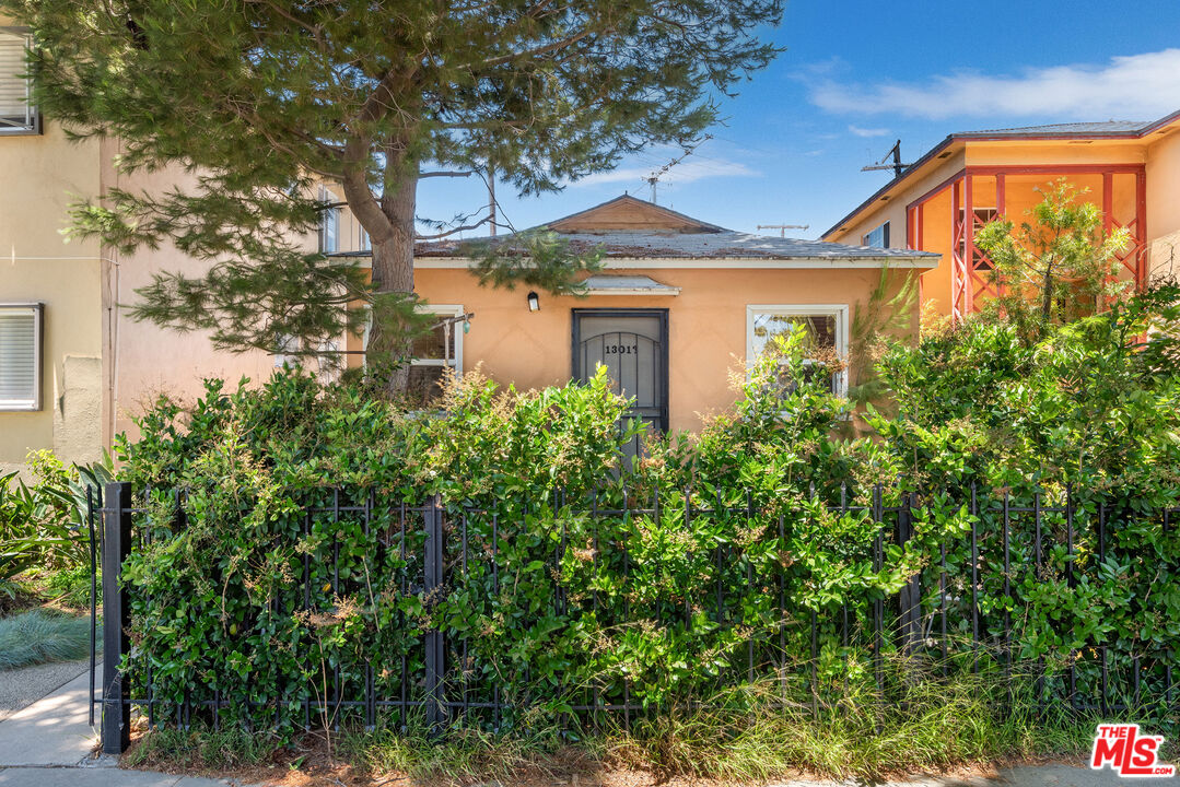 13013 Venice Blvd