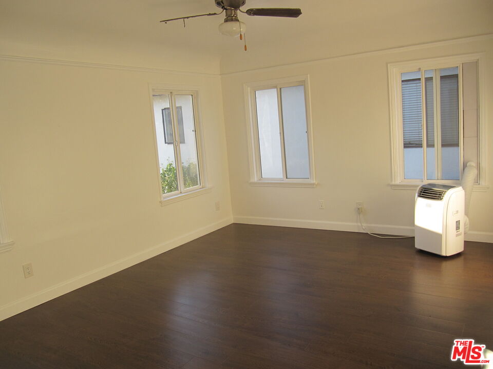 1047 S Wooster St Unit: 2